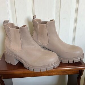 MIA Platform Chelsea Boot